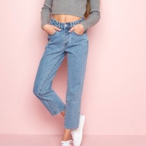 BRANDY MELVILLE straight leg raw hem jeans